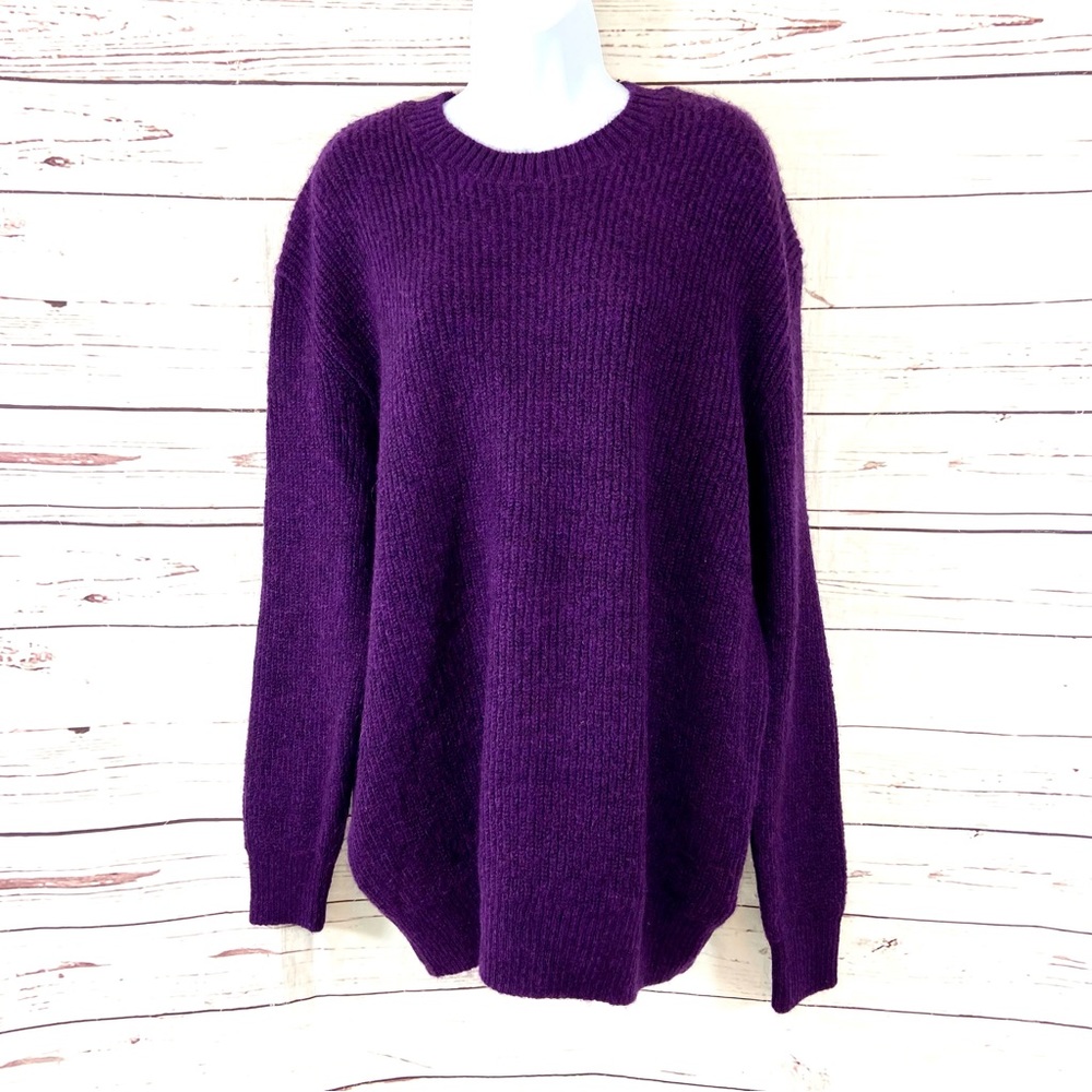 Zara Sweater Women’s Large Purple Crew Neck‎ Pullover Fuzzy Long Sleeve.